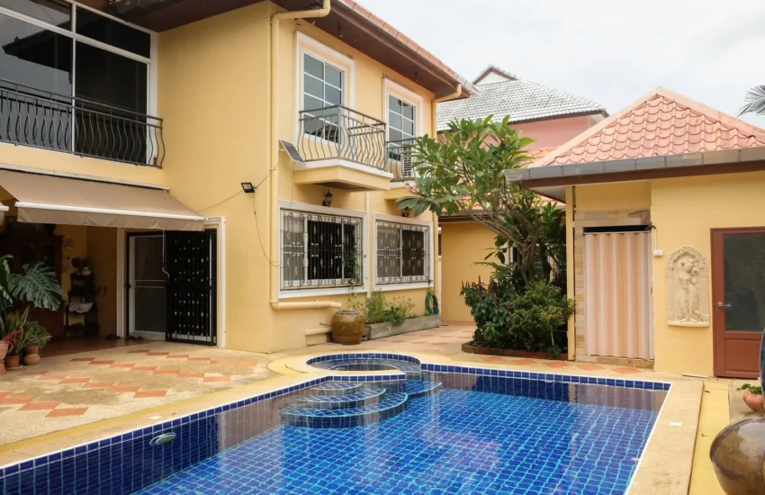 El Grande Village 3 Beds 4 Baths Pattaya