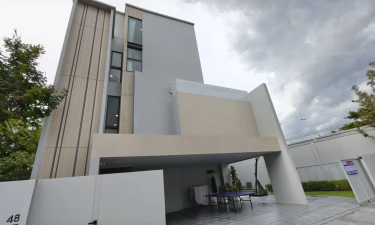 Vive Krungthep Kreetha 3 Beds 5 Baths Bangkok
