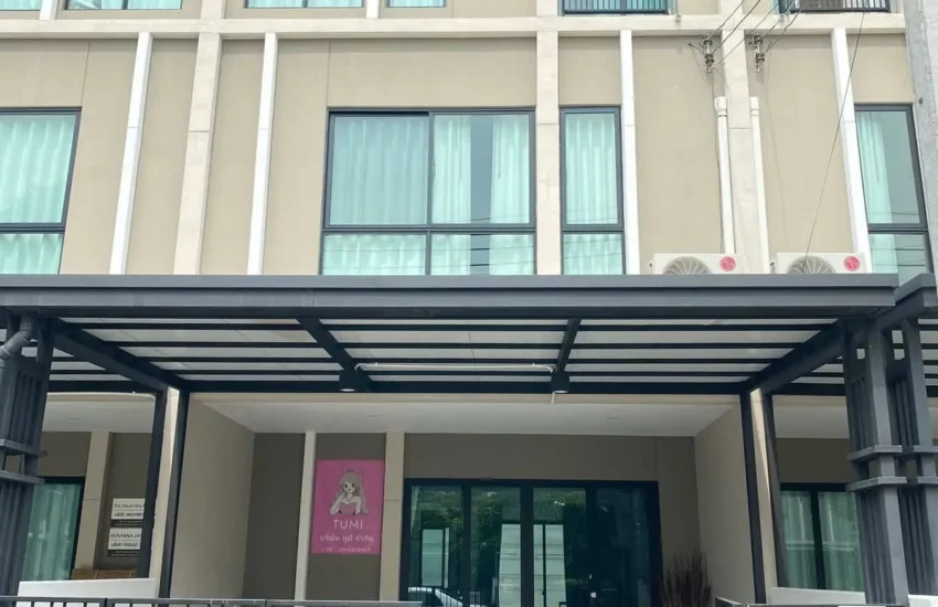 Patio Srinakarin Rama 9 3 Beds 3 Baths Bangkok