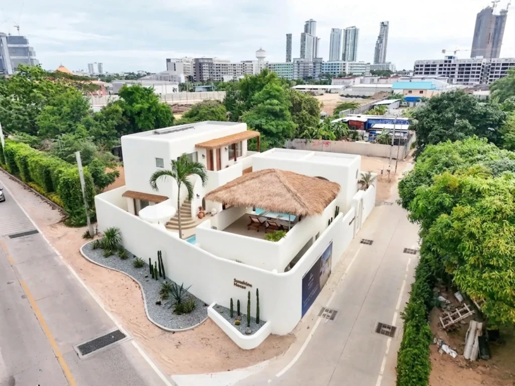 The Sunshine House 4 Beds 5 Baths Pattaya