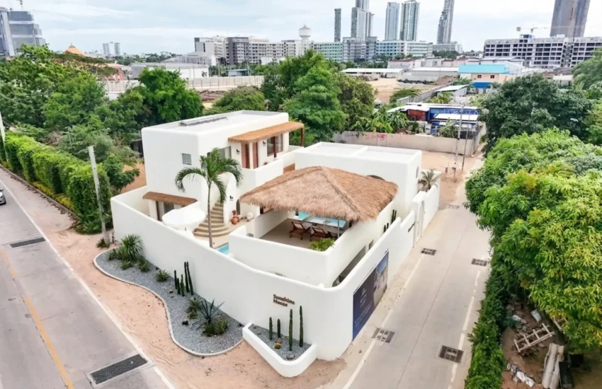 The Sunshine House 4 Beds 5 Baths Pattaya