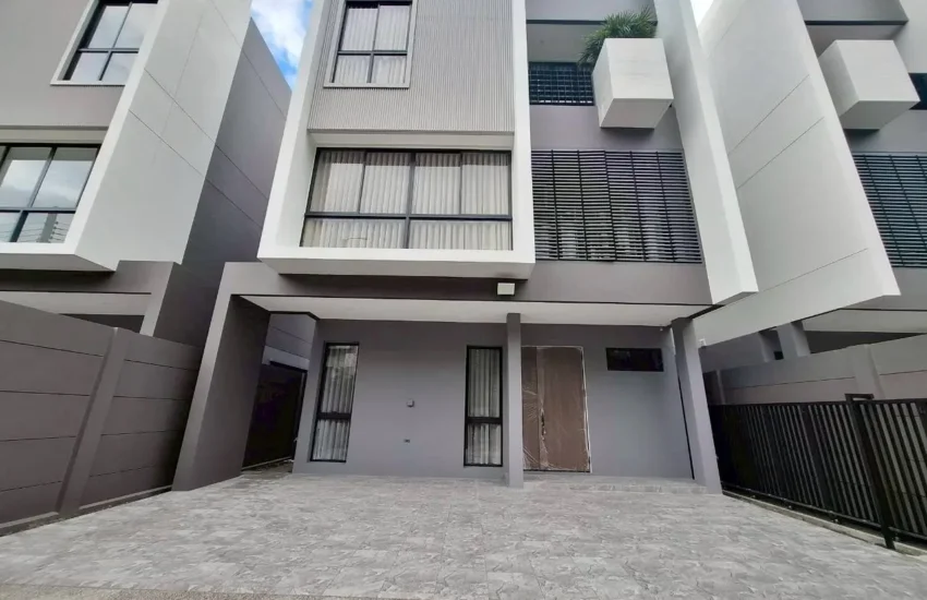 Feel Town Ladprao 3 Bed 4 Bath Bangkok